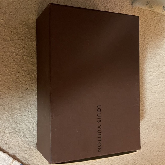 Louis Vuitton Sneakers - Picture 12 of 12